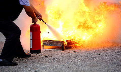 Auf die Plätze, fertig, Feuerlöscher marsch!